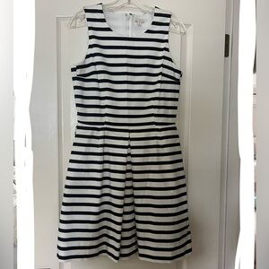 GAP Striped Fit and Flare Sleeveless Dress Size 6 Navy and White